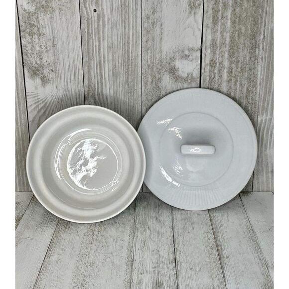 California Pottery Covered Casserole Dish - Picture 3 of 4